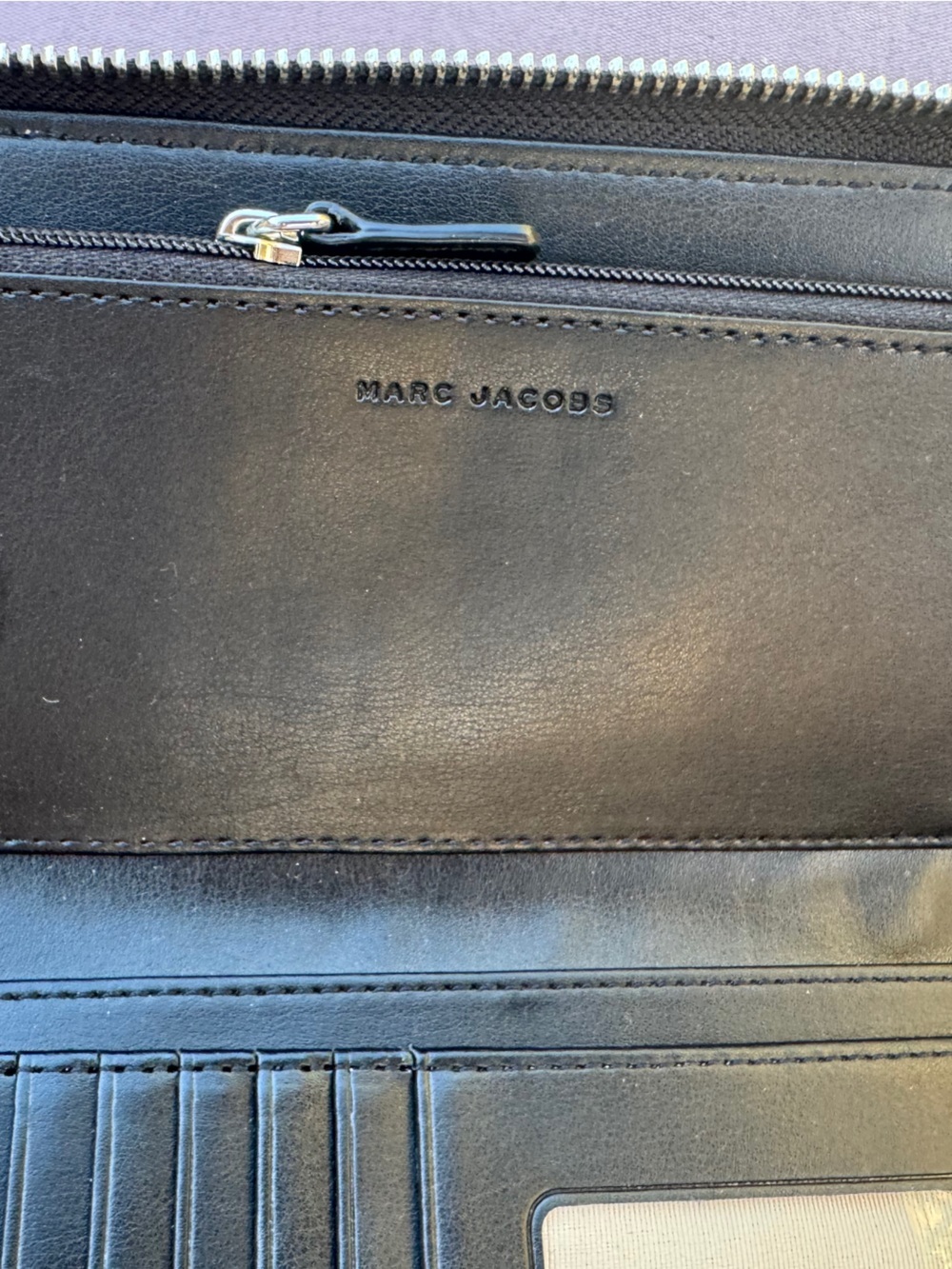 Marc Jacobs Cloud White Black Continental Zip Around Wristlet Wallet VGUC - Picture 13 of 16